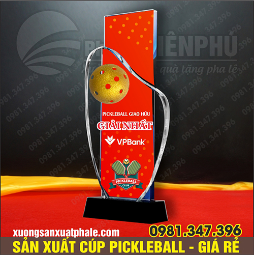 Cúp gắn bóng Pickleball 