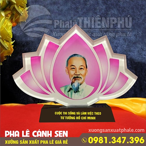kỷ niệm chương pha lê hoa sen