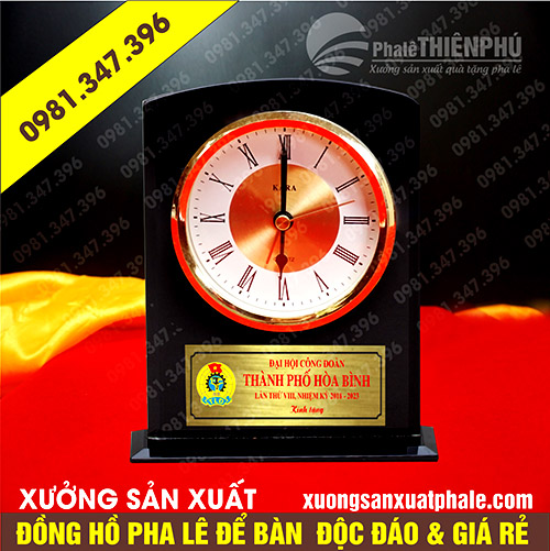 Đồng hồ pha lê để bàn 03