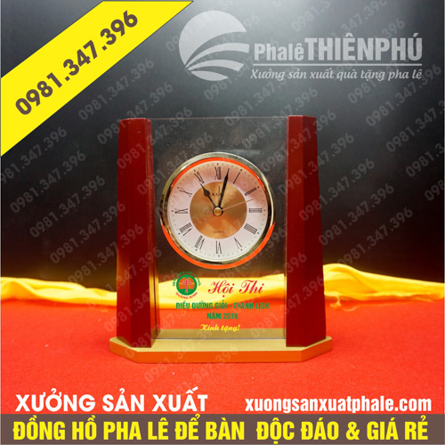 Đồng hồ gỗ lưu niệm