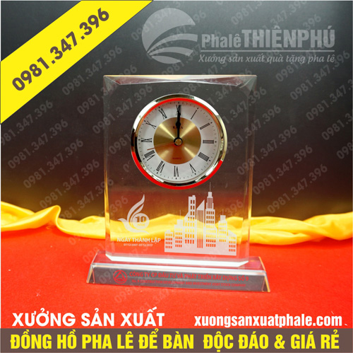 Đồng hồ kỷ niệm pha lê