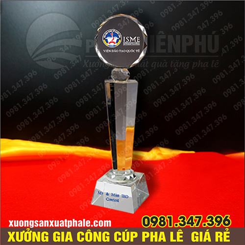 Cúp pha lê hình mặt nguyệt