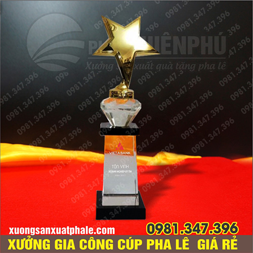 Cúp pha lê ngôi sao đồng vàng