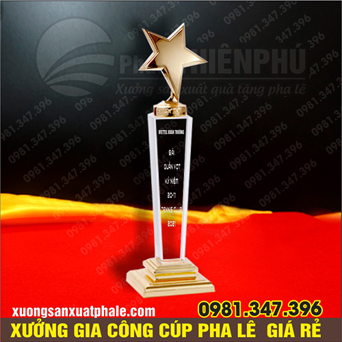 Cúp pha lê ngôi sao đồng