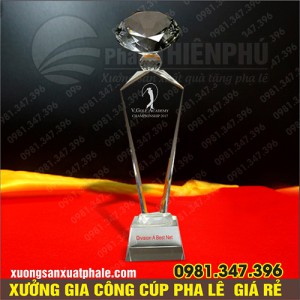 Cúp pha lê kim cương thân dẹt