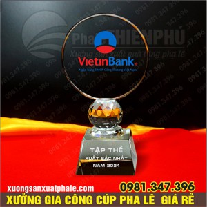 Cúp pha lê mặt nguyệt