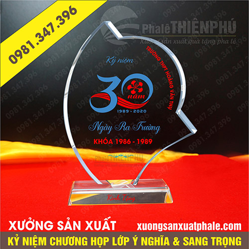 Kỷ niệm chương họp lớp 30