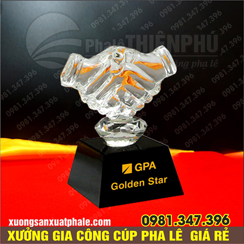 Cúp pha lê hợp tác đế đen