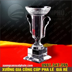 Cúp pha lê bát to