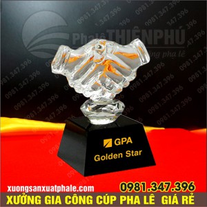 Cúp pha lê hợp tác đế đen