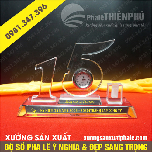 Bộ số pha lê 15 năm cắm bút