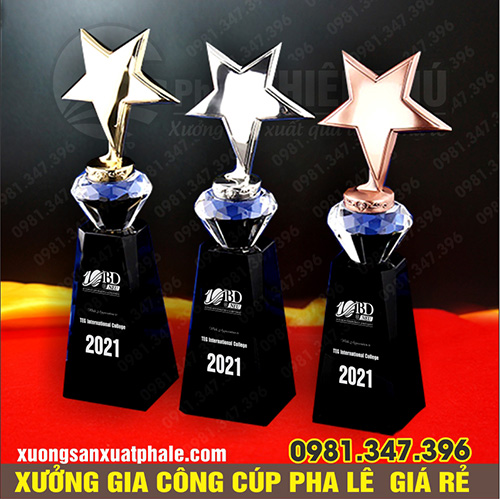 Cúp pha lê ngôi sao đồng thân đen 3 màu