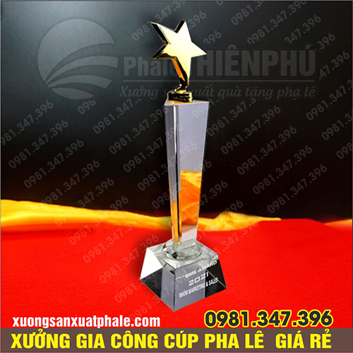 Cúp pha lê ngôi sao thân dẹt