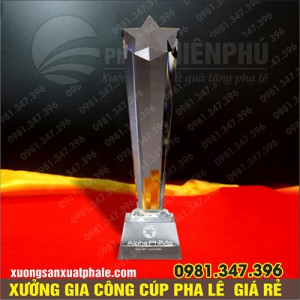 Cúp pha lê thân ngôi sao