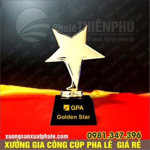 Cúp pha lê ngôi sao đồng lùn